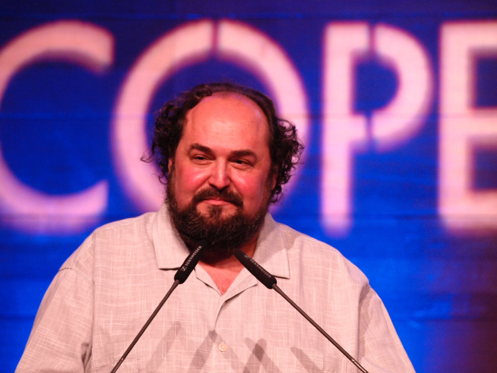 Juanma Cifuentes recogiendo el Premio ADN Albacete COPE 2021